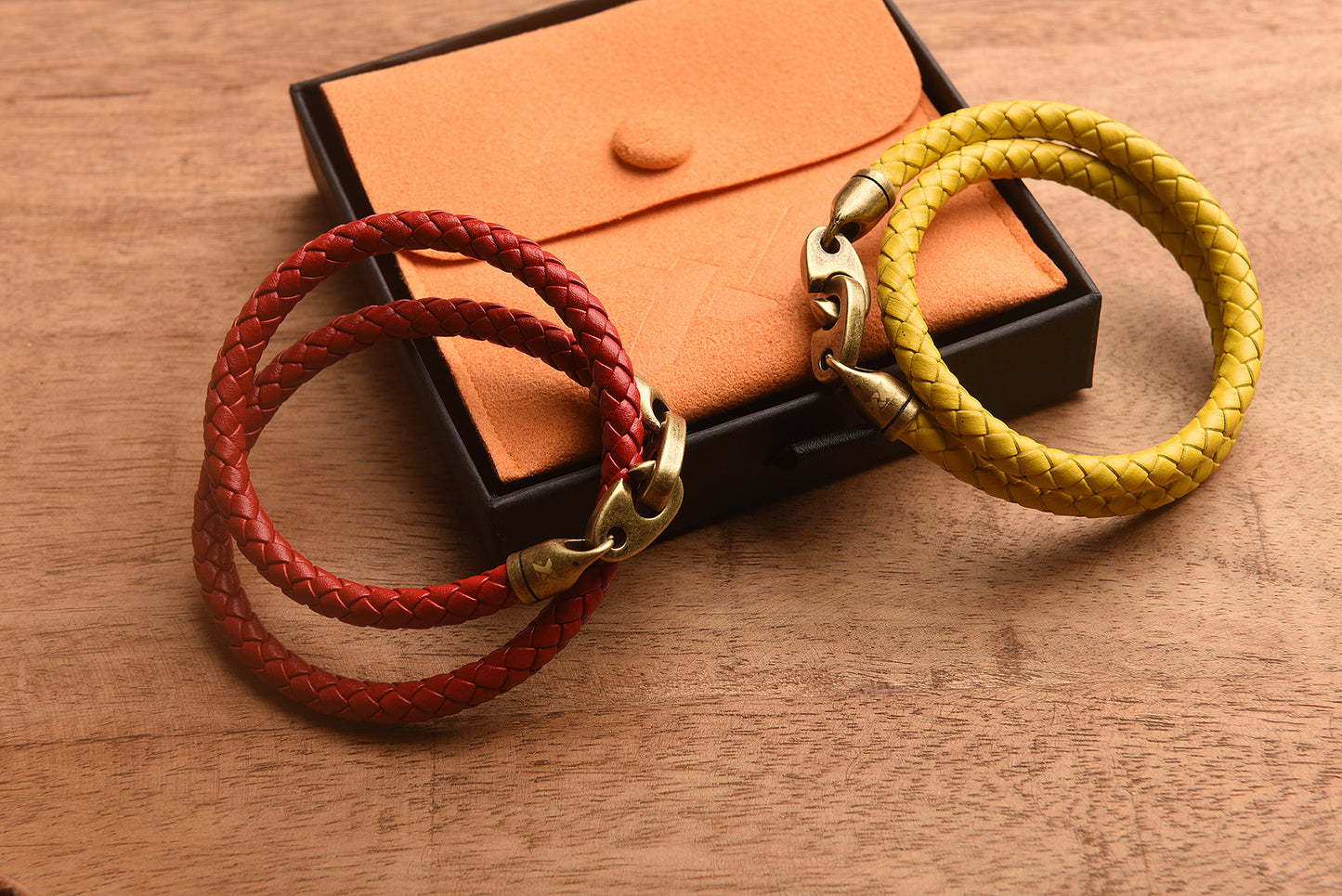 XX Brazalete Dupla de dos color rojo y amarillo en Piel con broche rústico